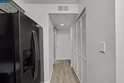 504 Athena #5, Hercules, CA 94547 - Photo 9