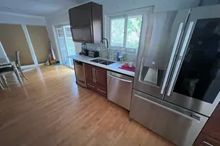 7672 Surrey Ln, Oakland, CA 94605 - Photo 3