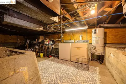970 39th St, Oakland, CA 94608 - Photo 57