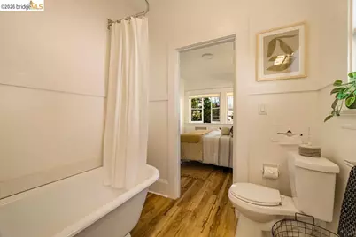 970 39th St, Oakland, CA 94608 - Photo 43