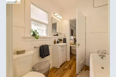 970 39th St, Oakland, CA 94608 - Photo 45