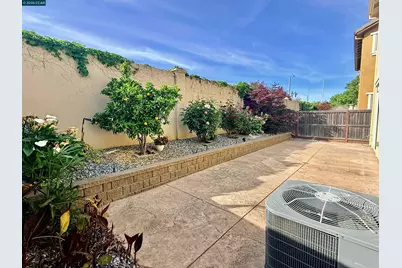 307 Birmingham Ct, Fairfield, CA 94534 - Photo 25