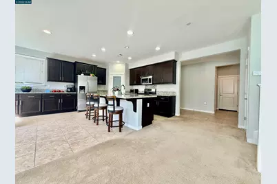 307 Birmingham Ct, Fairfield, CA 94534 - Photo 3