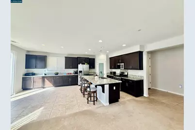 307 Birmingham Ct, Fairfield, CA 94534 - Photo 5