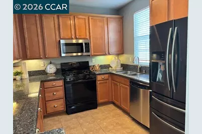 13 Picasso Ct, Pleasant Hill, CA 94523 - Photo 5