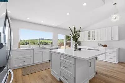 4101 Royal Links Cir, Antioch, CA 94509 - Photo 17