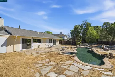 4101 Royal Links Cir, Antioch, CA 94509 - Photo 37
