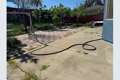 2268 Oak Hills Dr, Pittsburg, CA 94565 - Photo 17