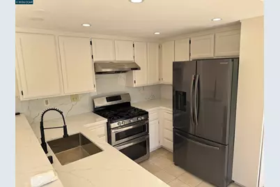 2268 Oak Hills Dr, Pittsburg, CA 94565 - Photo 13