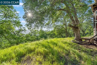 98 Oak Springs Dr, Napa, CA 94558 - Photo 15