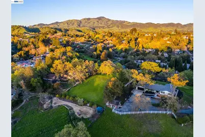 3 Ohlson Ln, Danville, CA 94526 - Photo 3