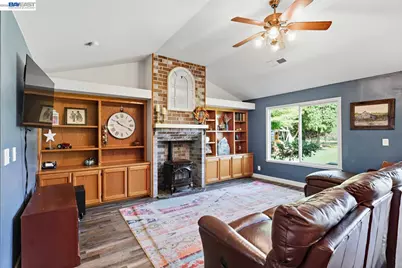 10638 Toews Ave, Le Grand (also Legrand), CA 95333 - Photo 5