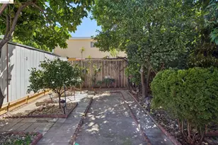 2328 Bartlett St, Oakland, CA 94601 - Photo 47