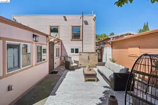 2328 Bartlett St, Oakland, CA 94601 - Photo 43