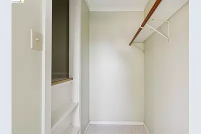 2328 Bartlett St, Oakland, CA 94601 - Photo 25