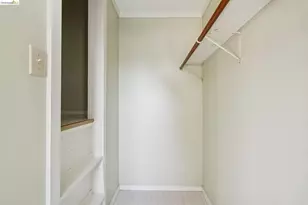 2328 Bartlett St, Oakland, CA 94601 - Photo 25