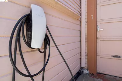 2328 Bartlett St, Oakland, CA 94601 - Photo 5