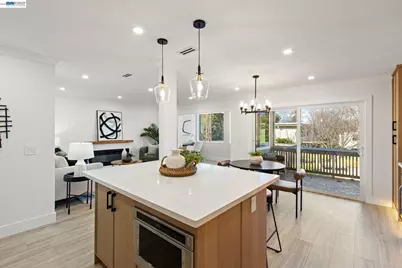 2772 Tice Creek Dr #4, Walnut Creek, CA 94595 - Photo 9