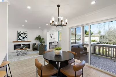 2772 Tice Creek Dr #4, Walnut Creek, CA 94595 - Photo 11