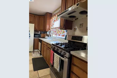 663 25th Street, Oakland, CA 94612 - Photo 15