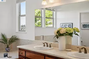 6403 Blue Rock Ct, Oakland, CA 94605 - Photo 21