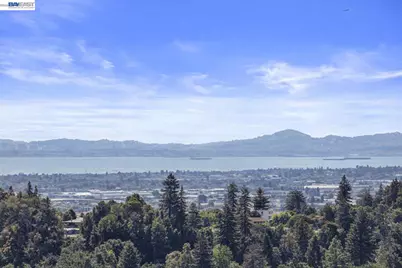 6403 Blue Rock Ct, Oakland, CA 94605 - Photo 5