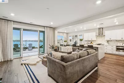 2827 Irish Meadow Way, Lathrop, CA 95330 - Photo 3