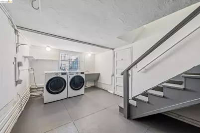 2306 Ivy Dr, Oakland, CA 94606 - Photo 59