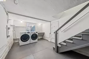 2306 Ivy Dr, Oakland, CA 94606 - Photo 59