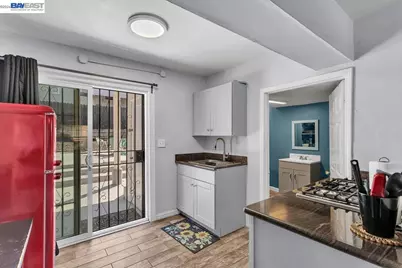 3300 Harrison St, Oakland, CA 94611 - Photo 13