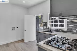 3300 Harrison St, Oakland, CA 94611 - Photo 19