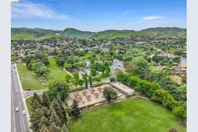 3991 Alta Vista Cir, Pittsburg, CA 94565 - Photo 37