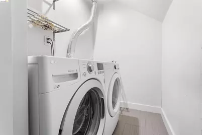 2401 San Pablo Ave, Oakland, CA 94607 - Photo 9