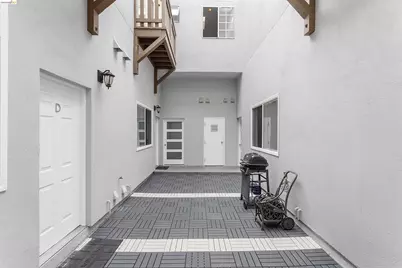 2401 San Pablo Ave, Oakland, CA 94607 - Photo 11