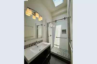 2401 San Pablo Ave, Oakland, CA 94607 - Photo 17