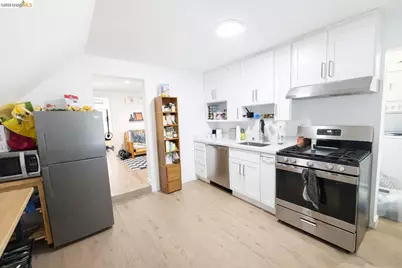 2045 Emerson St, Berkeley, CA 94703 - Photo 13