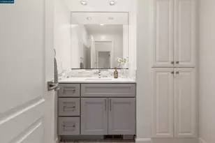 49 Starview Dr, Oakland, CA 94618 - Photo 19