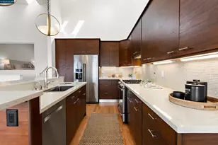 49 Starview Dr, Oakland, CA 94618 - Photo 9