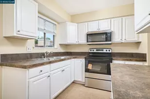 2018 Southwood Dr, Vacaville, CA 95687 - Photo 3