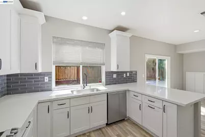 1184 Shadowcliff Ct, Brentwood, CA 94513 - Photo 9