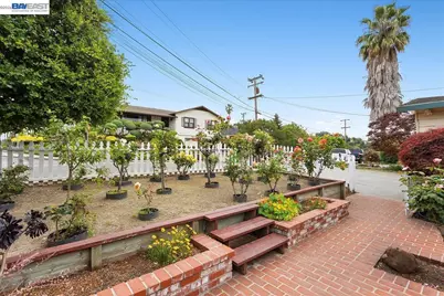 24805 Canyon View Ct, Hayward, CA 94541 - Photo 11