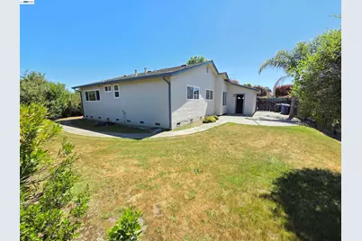 7601 Redbud Ct, Newark, CA 94560 - Photo 17
