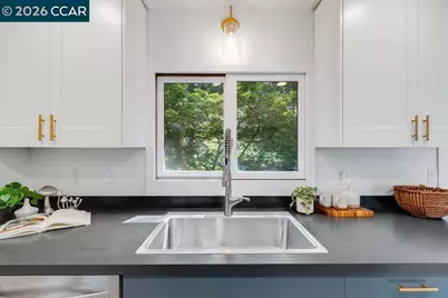 5756 Likins Ct, Martinez, CA 94553 - Photo 15