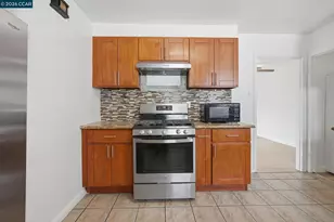 6719 Eastlawn St, Oakland, CA 94621 - Photo 13