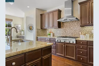 2854 Lowell Ct, San Jose, CA 95121 - Photo 19