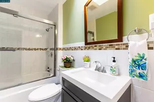 864 Moultrie St, San Francisco, CA 94110 - Photo 25