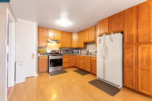 864 Moultrie St, San Francisco, CA 94110 - Photo 19