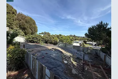 1810 Acapulco Dr, San Pablo, CA 94806 - Photo 17