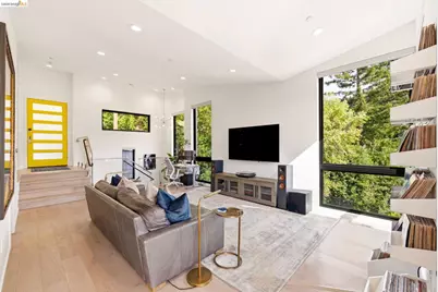 45 Homeglen Ln, Oakland, CA 94611 - Photo 9