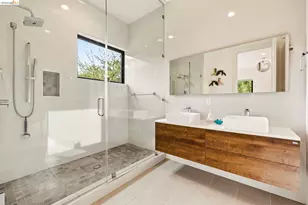 45 Homeglen Ln, Oakland, CA 94611 - Photo 33